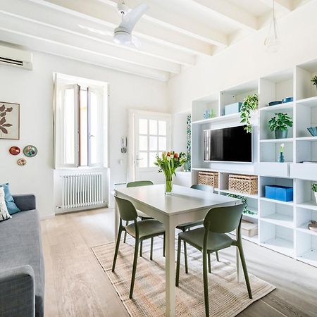 Lovely Apartment On The Navigli River By Easylife มิลาน ภายนอก รูปภาพ