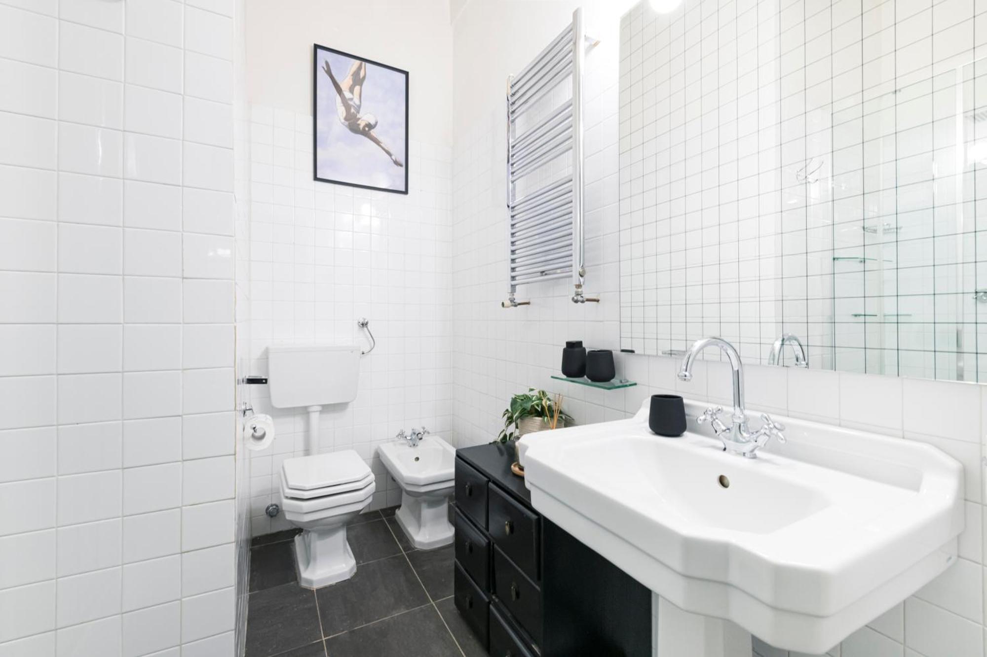 Lovely Apartment On The Navigli River By Easylife มิลาน ภายนอก รูปภาพ